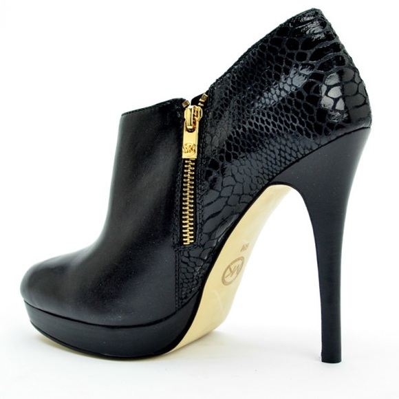 🔥 MICHAEL Michael Kors York Ankle Boot 🔥 - Picture 3 of 8